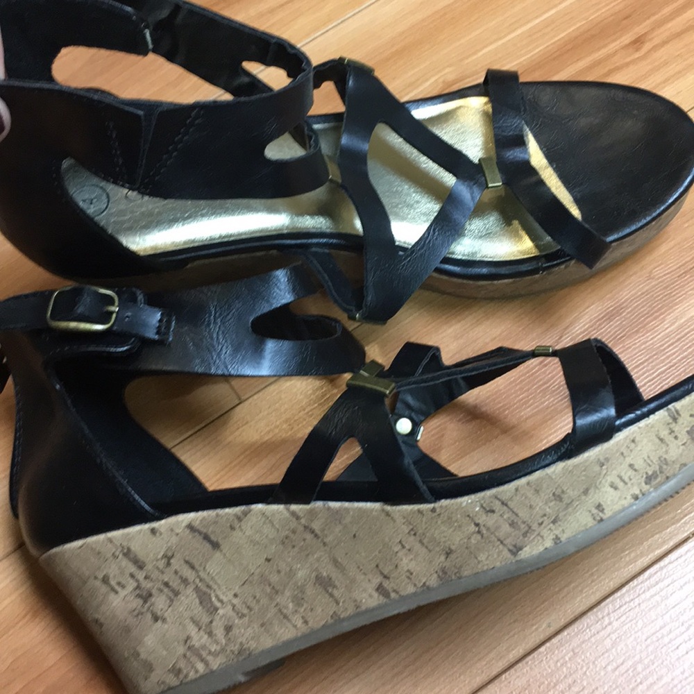 Cherokee shoes